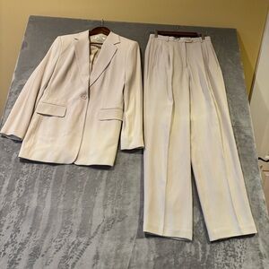 Nygard Collection Cream 2-Piece Blazer Pant Suit Sz 8 Elegant Classic